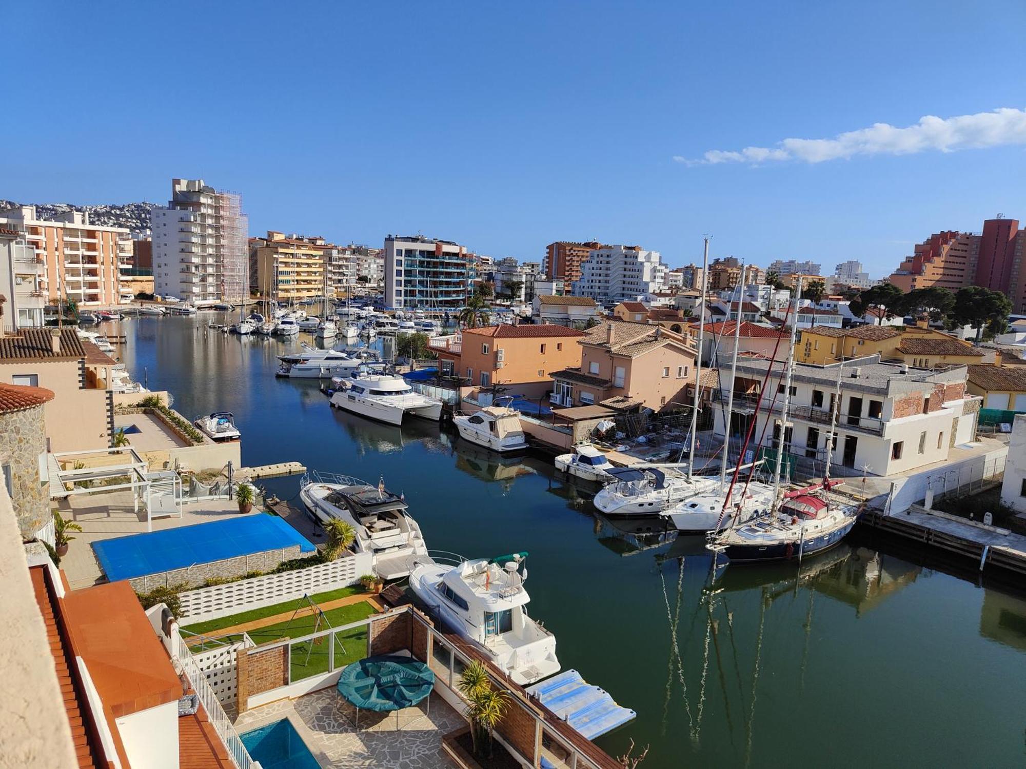 Global Immo 3289 Port Thalassa Roses Exterior photo